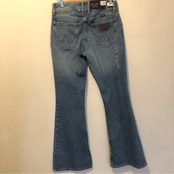New with tags Wrangler Retro Fit Flare Jeans - Picture 2 of 6